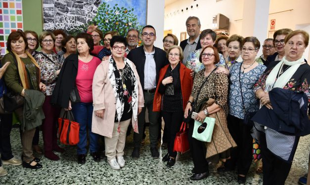 Vila-real reviu la tradicional Nit de Xulla pels carrers i les penyes de la ciutat