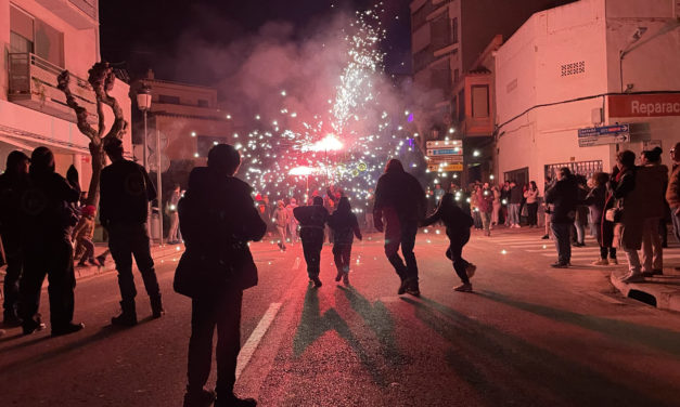 Benicàssim tanca les seues festes patronals en honor a Sant Antoni Abat i Santa Àgueda on els benicassuts s’han bolcat “de manera exemplar”