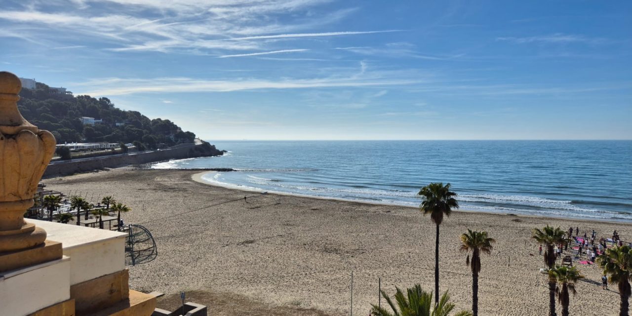 Benicàssim se sumarà este estiu al repte per a aconseguir la Bandera Verda de la sostenibilitat hostalera de Ecovidrio