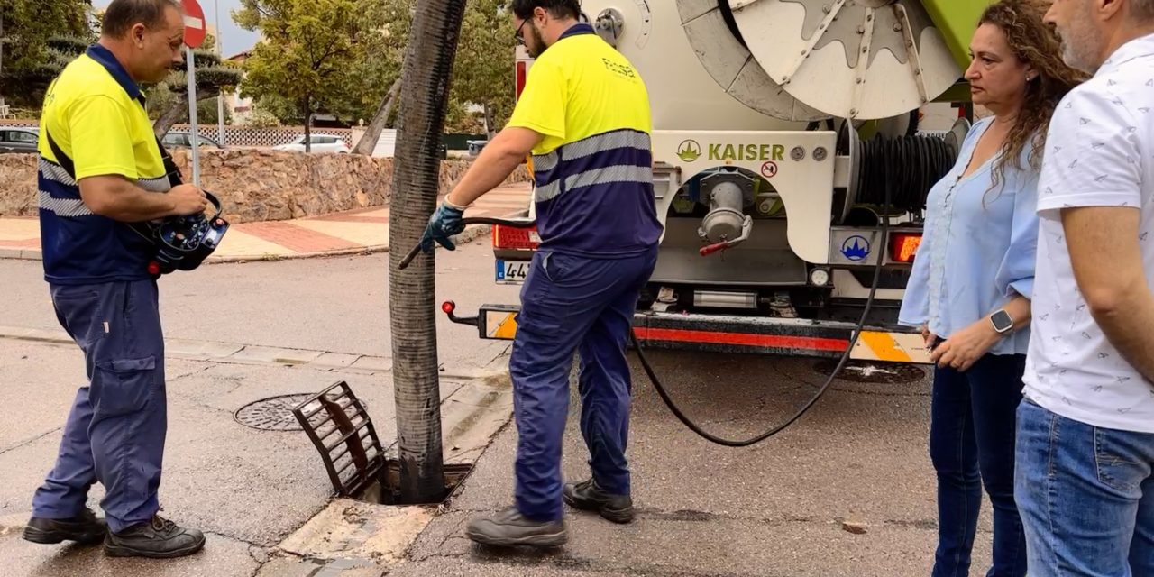 Benicàssim intensifica la neteja d’embornals per a reduir el risc d’inundacions gota freda