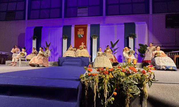 Raquel Fernández Piqueres i Paula Marin Ferrando proclamades Reines Major i Infantil de les festes patronals