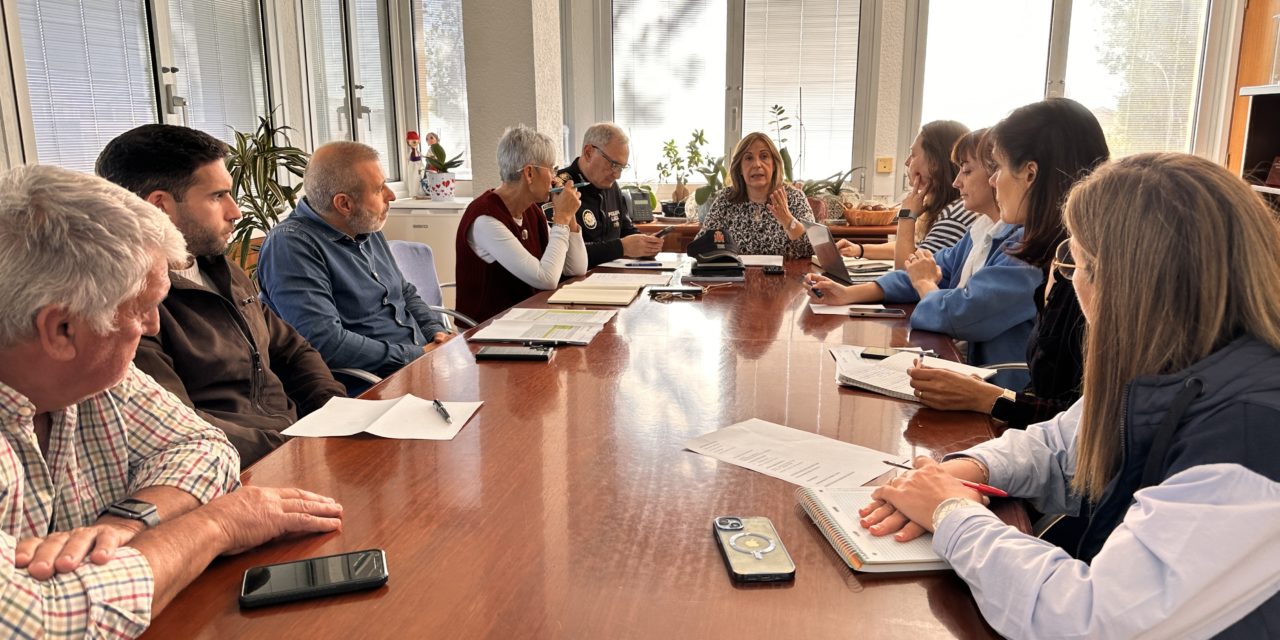 L’Ajuntament de Benicàssim reuneix tècnics municipals per a coordinar labors de mitigació de possibles fortes pluges previstes per l’AEMET